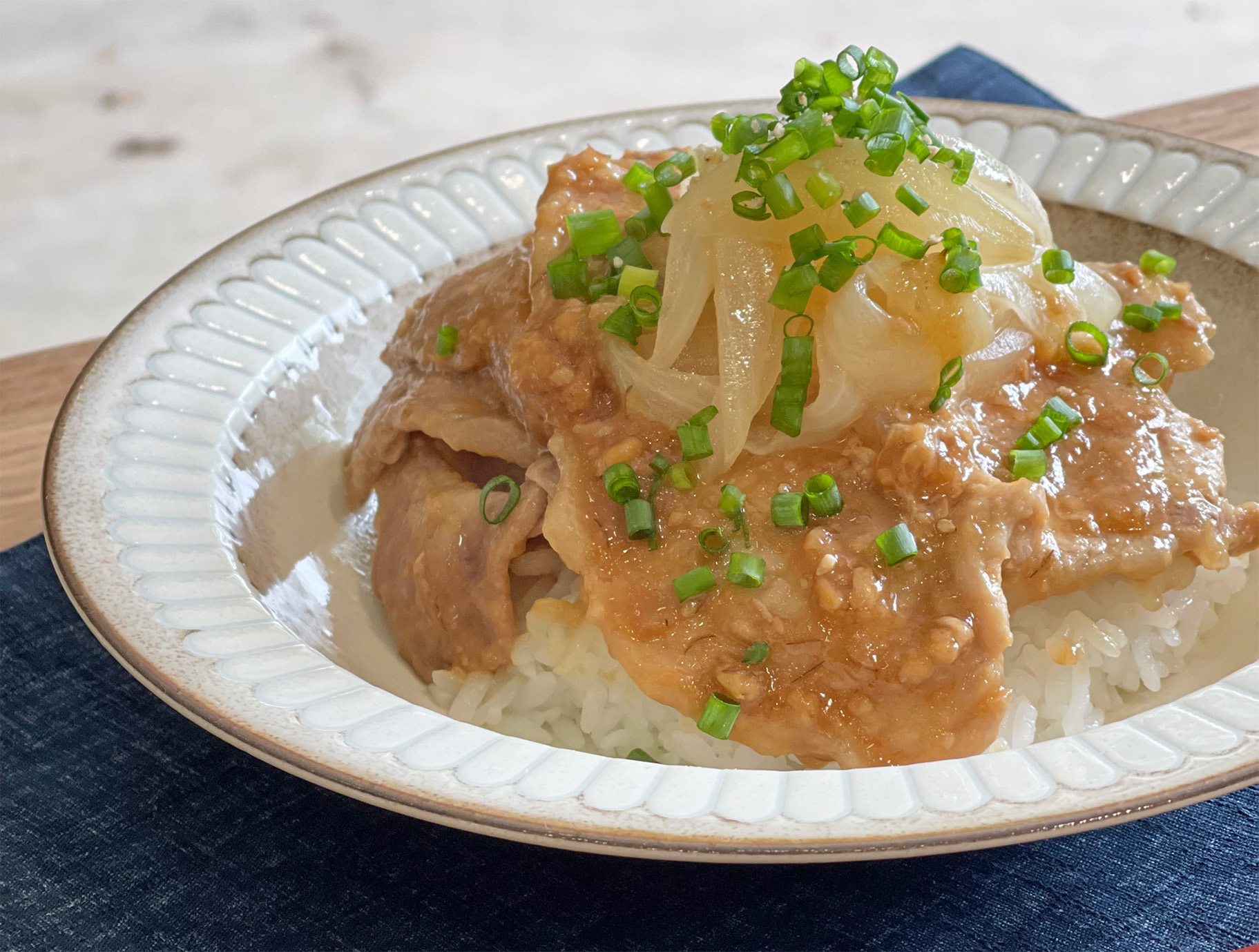 合わせみそでつくる味噌ぶた丼
