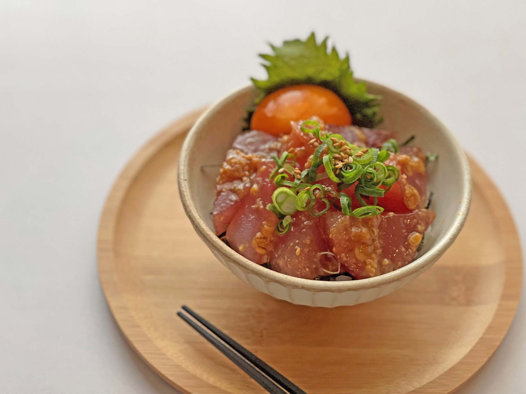 まぐろのみそ漬け丼